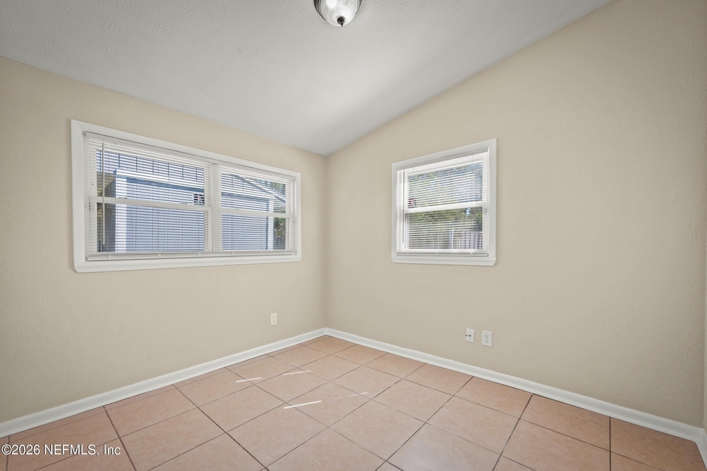 909 Westgate Drive - Photo 15