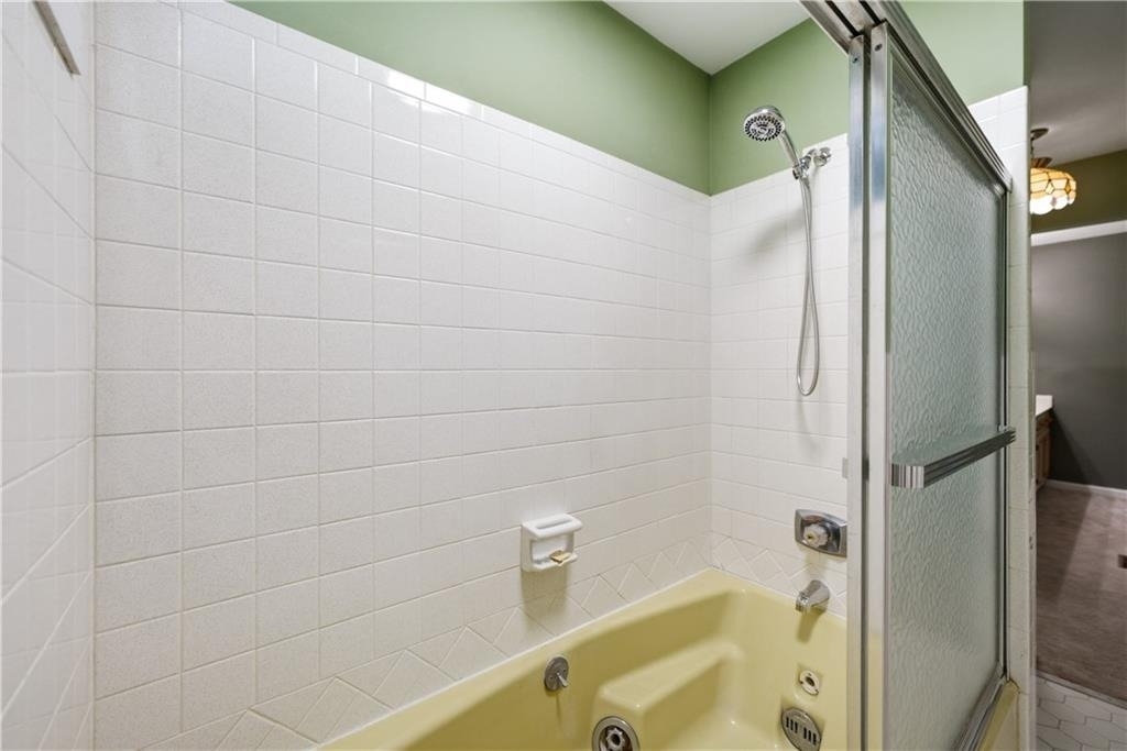 114 Cherokee Drive S - Photo 32