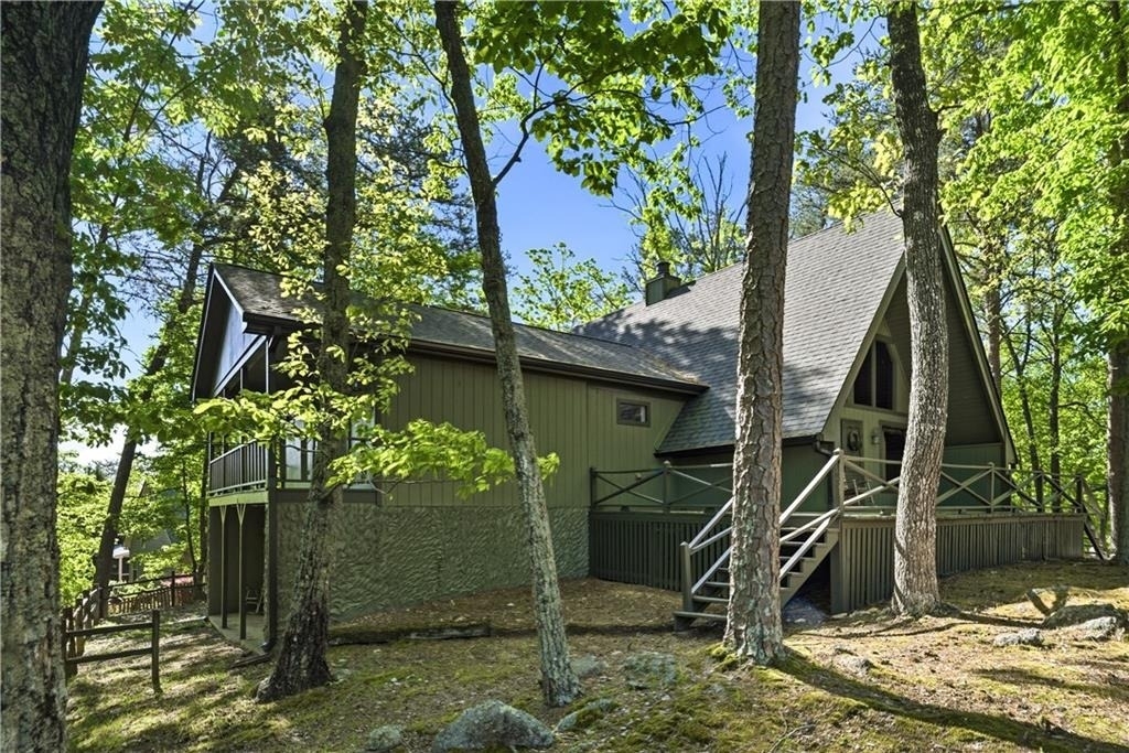 114 Cherokee Drive S - Photo 2