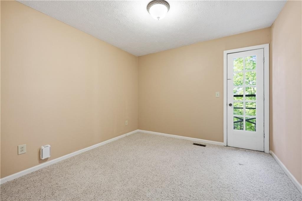 114 Cherokee Drive S - Photo 26