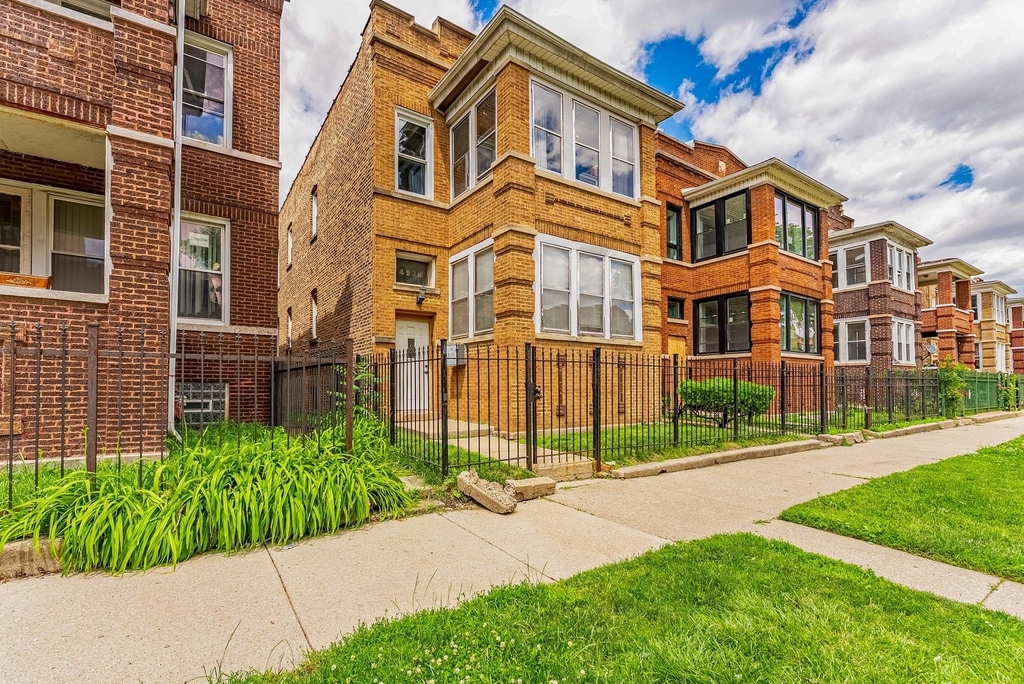 4938 W Monroe Street - Photo 0