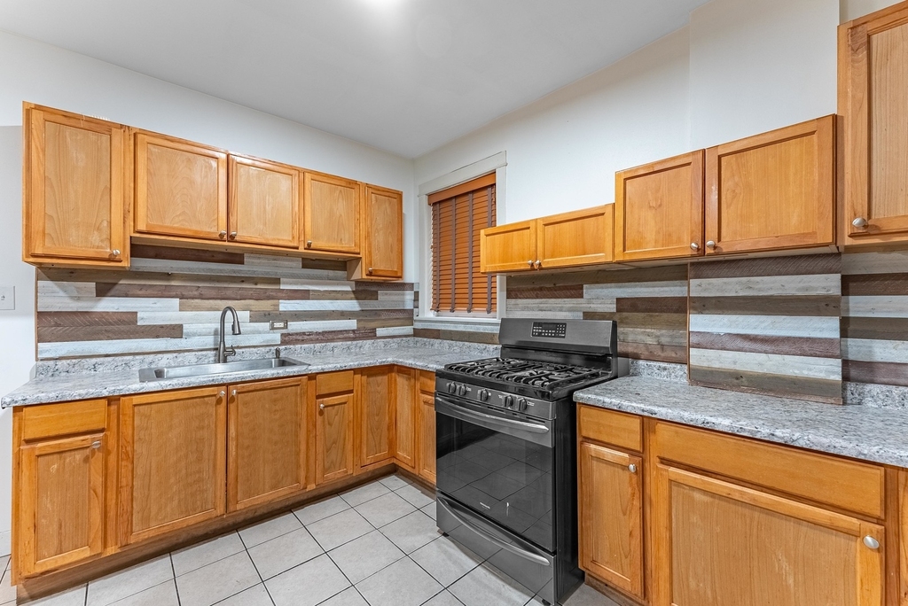 4938 W Monroe Street - Photo 1