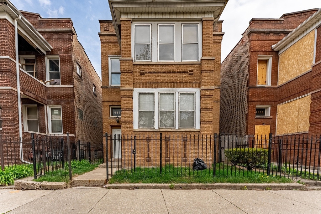 4938 W Monroe Street - Photo 0