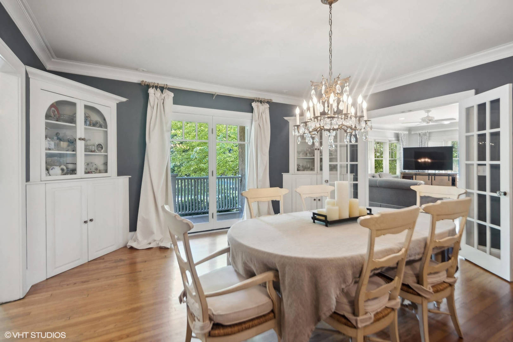 645 N Park Boulevard - Photo 1