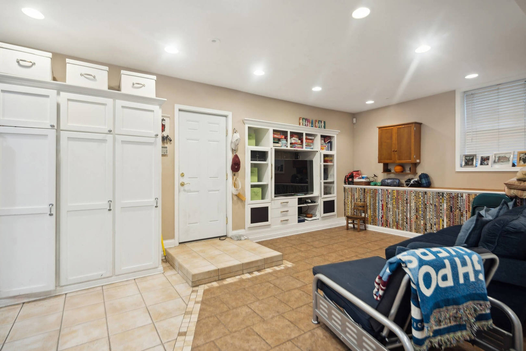 645 N Park Boulevard - Photo 16