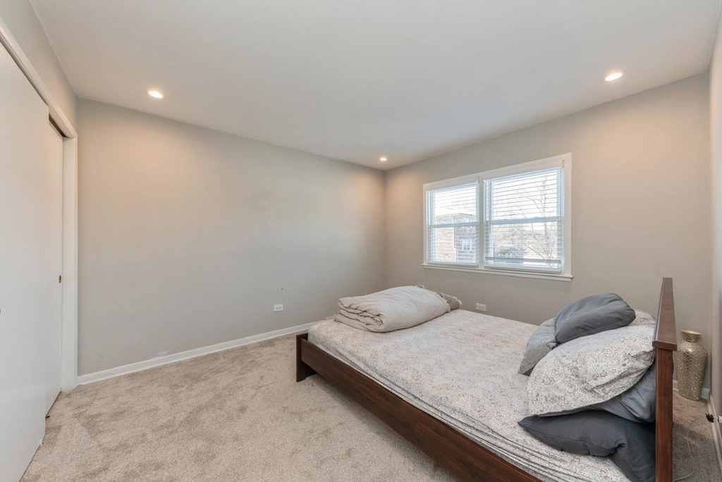 856 E Capri Drive - Photo 8