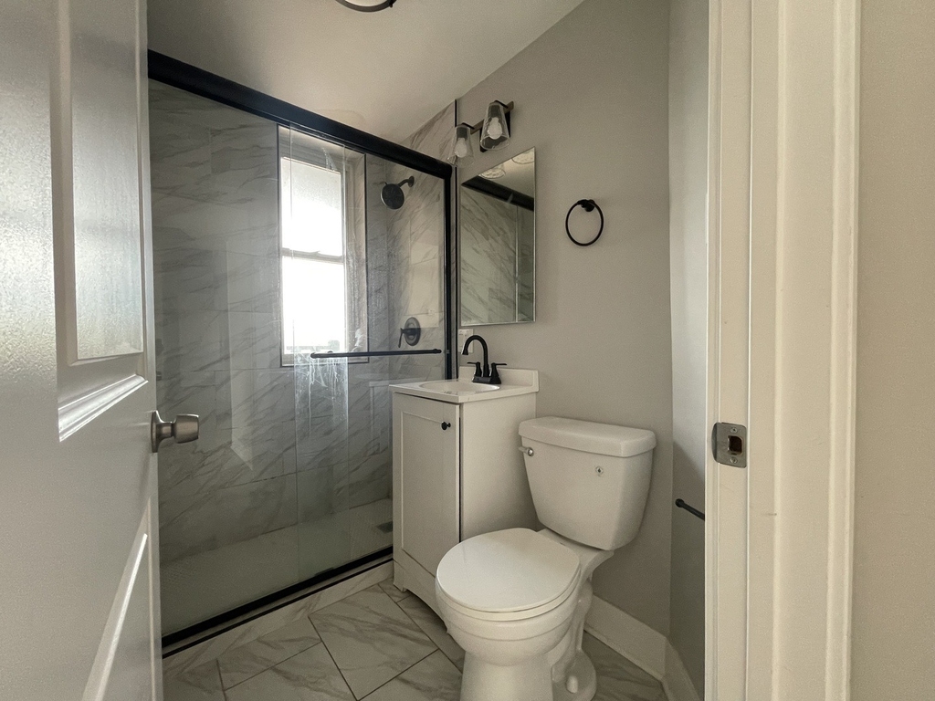 722 N Austin Boulevard - Photo 10