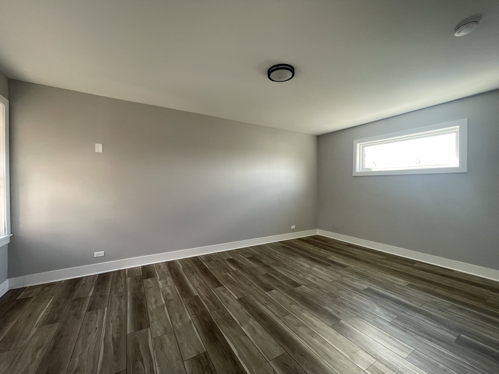 722 N Austin Boulevard - Photo 9