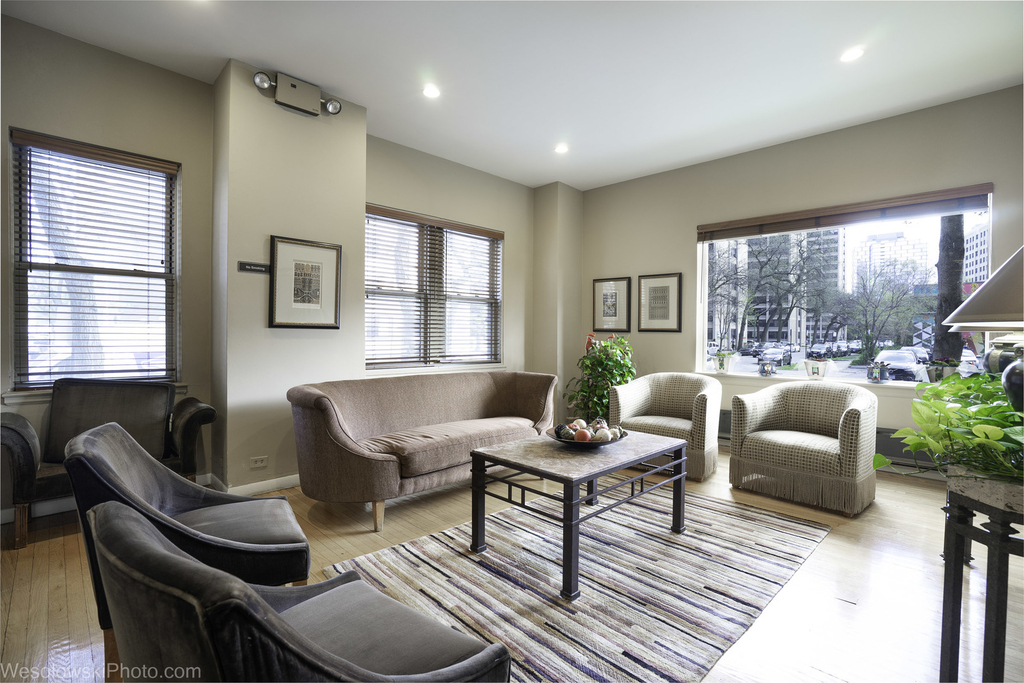 5000 S Cornell Avenue - Photo 1
