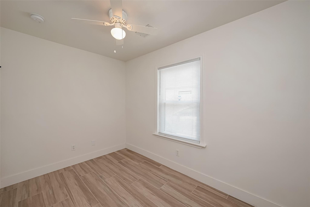 915 Adele Street - Photo 8