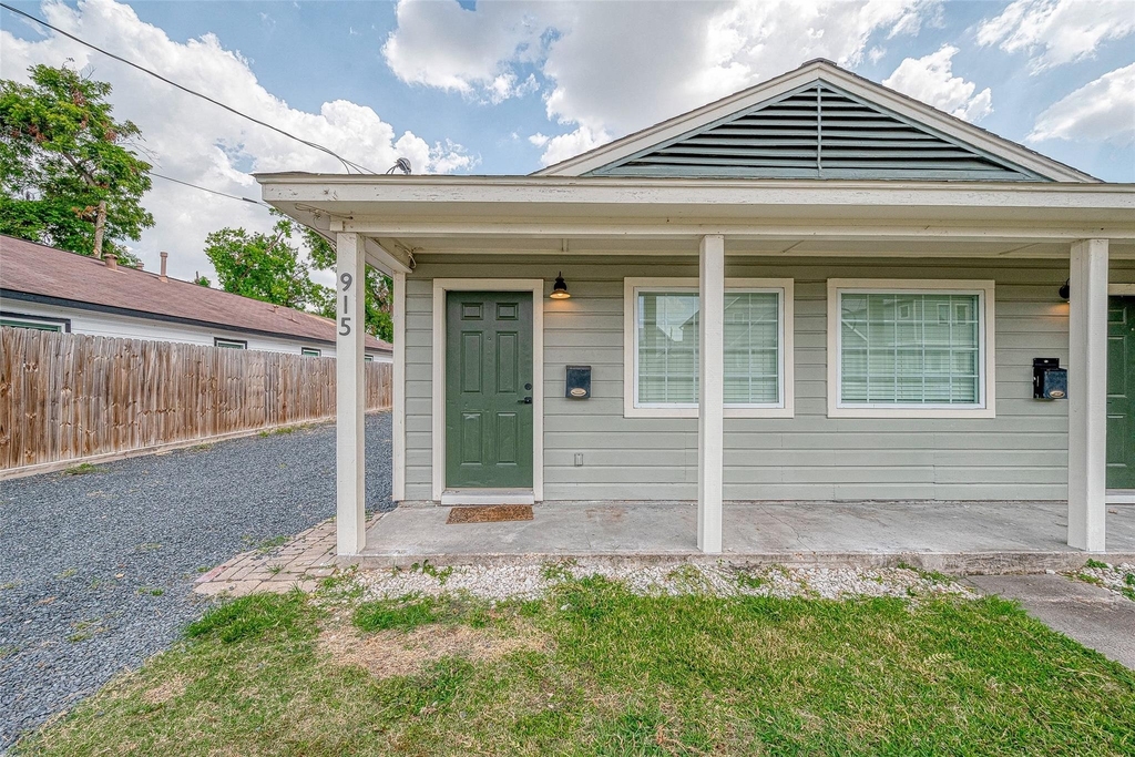 915 Adele Street - Photo 17