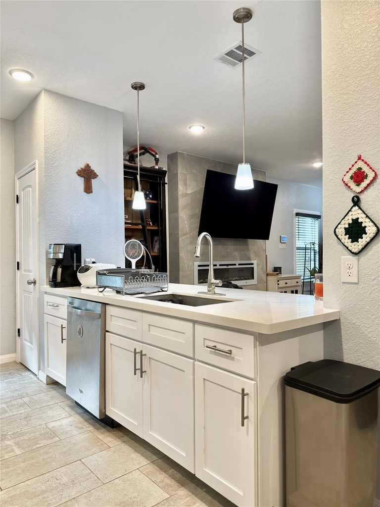 17501 Deer Creek Drive - Photo 3