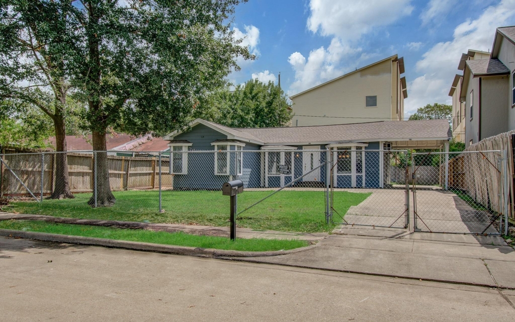 3330 Kelton Street - Photo 2
