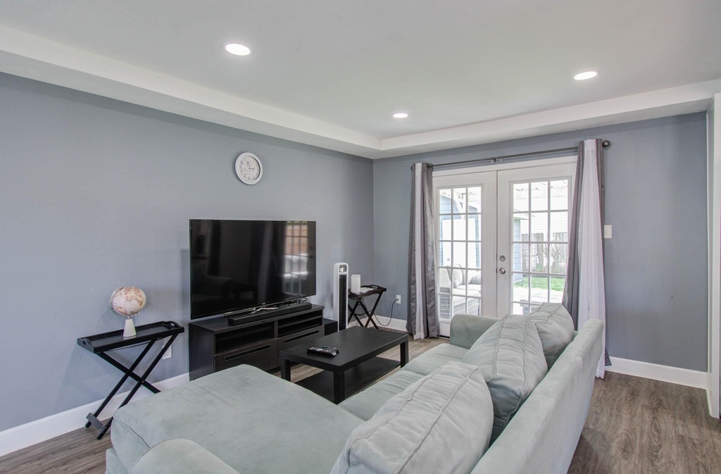 3330 Kelton Street - Photo 8