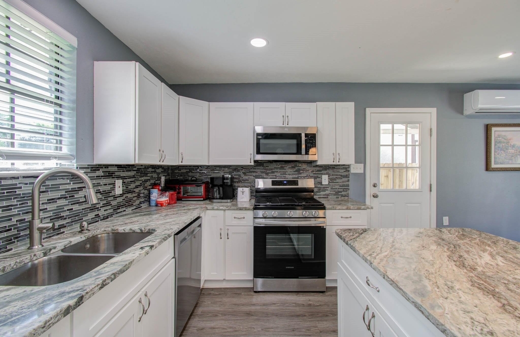 3330 Kelton Street - Photo 16