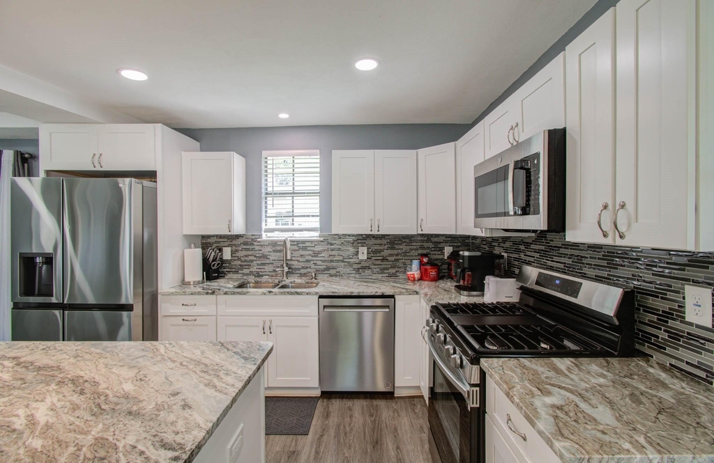 3330 Kelton Street - Photo 0