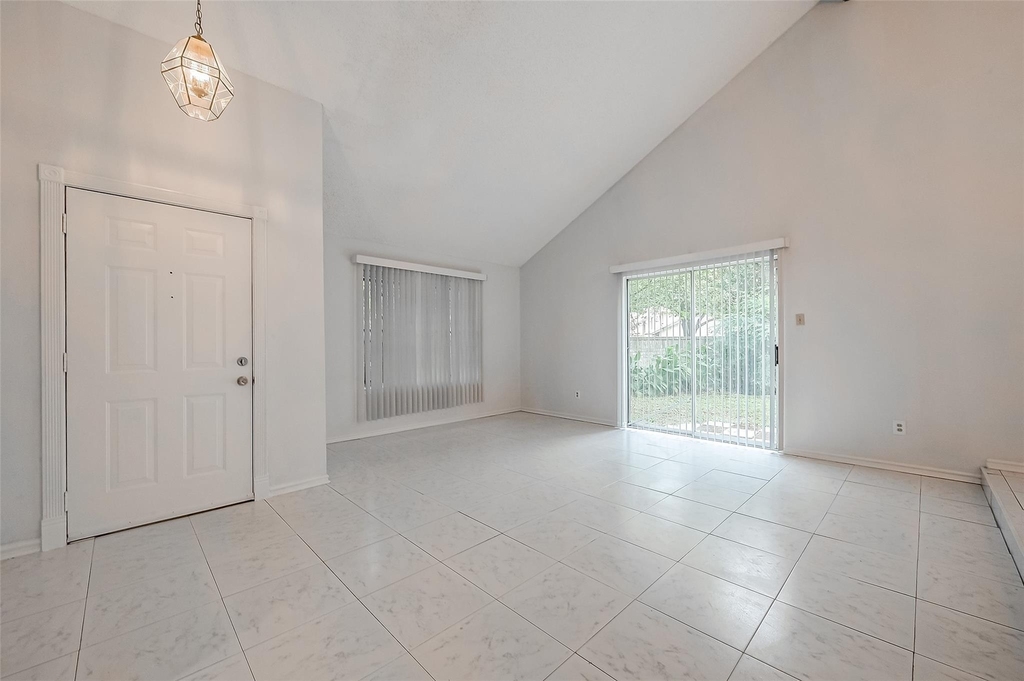 2915 Windchase Boulevard - Photo 2