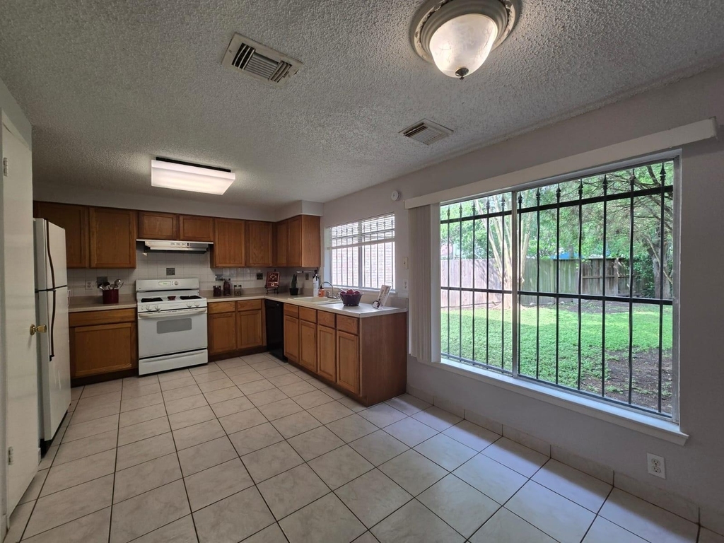 2915 Windchase Boulevard - Photo 17