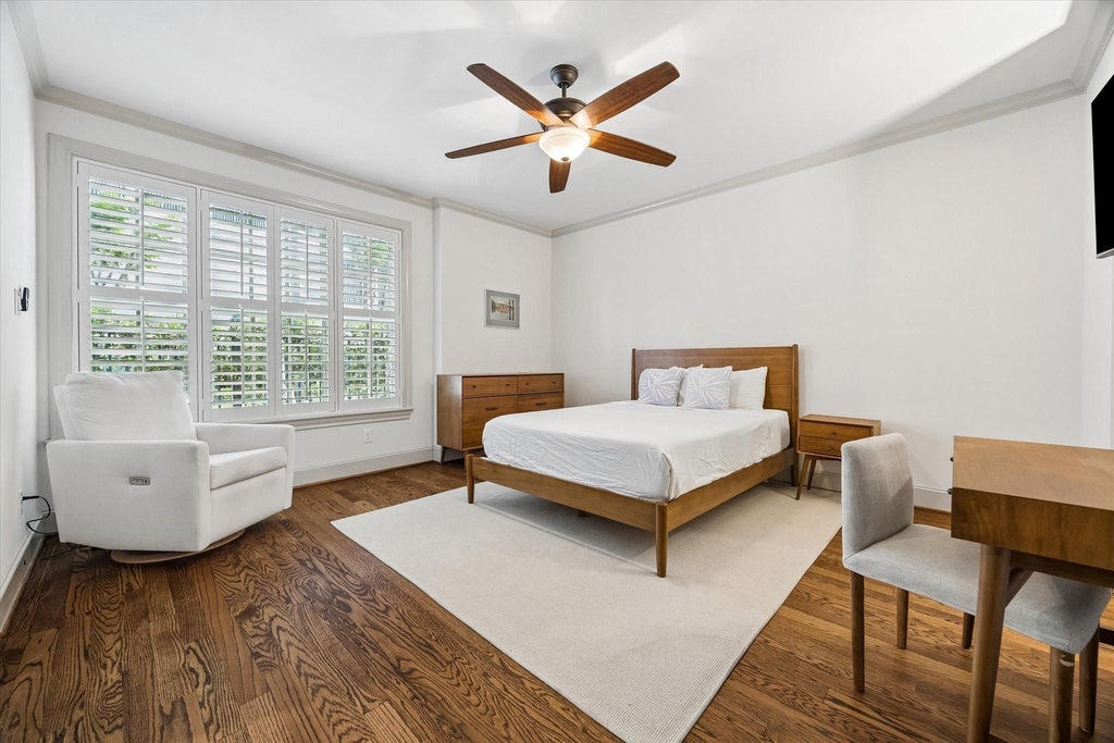 1521 Oakdale Street - Photo 6