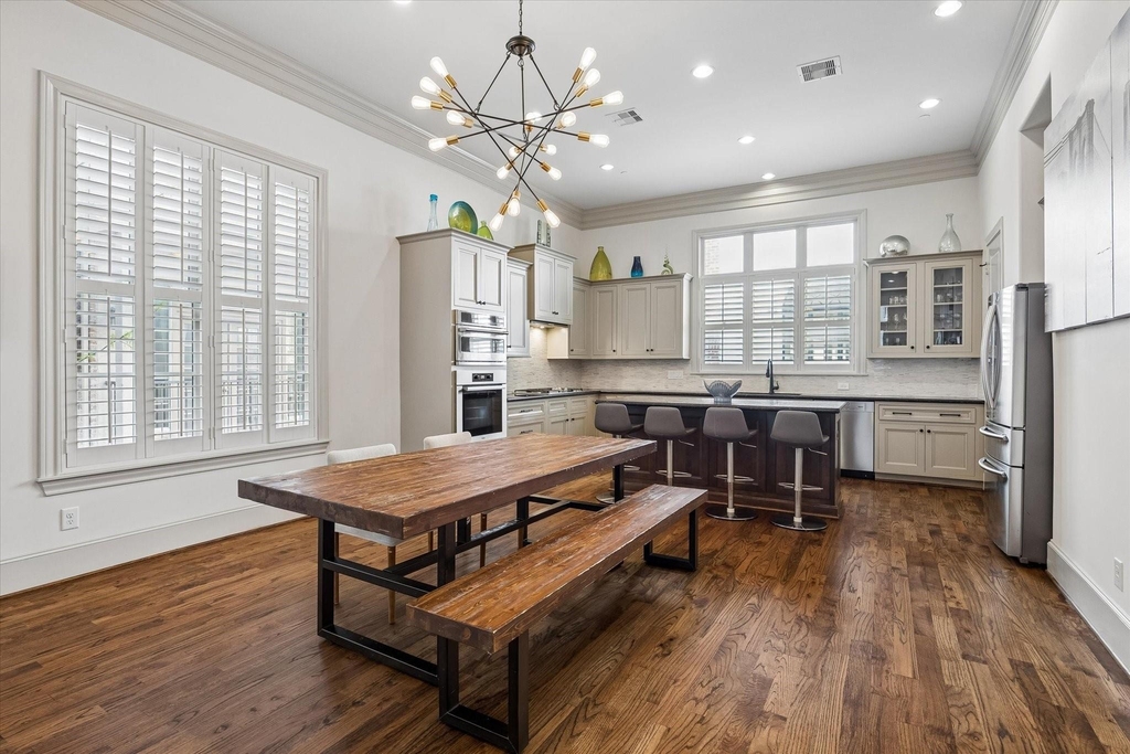 1521 Oakdale Street - Photo 11