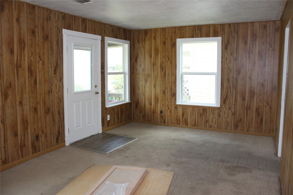 622 S Hancock Street - Photo 2