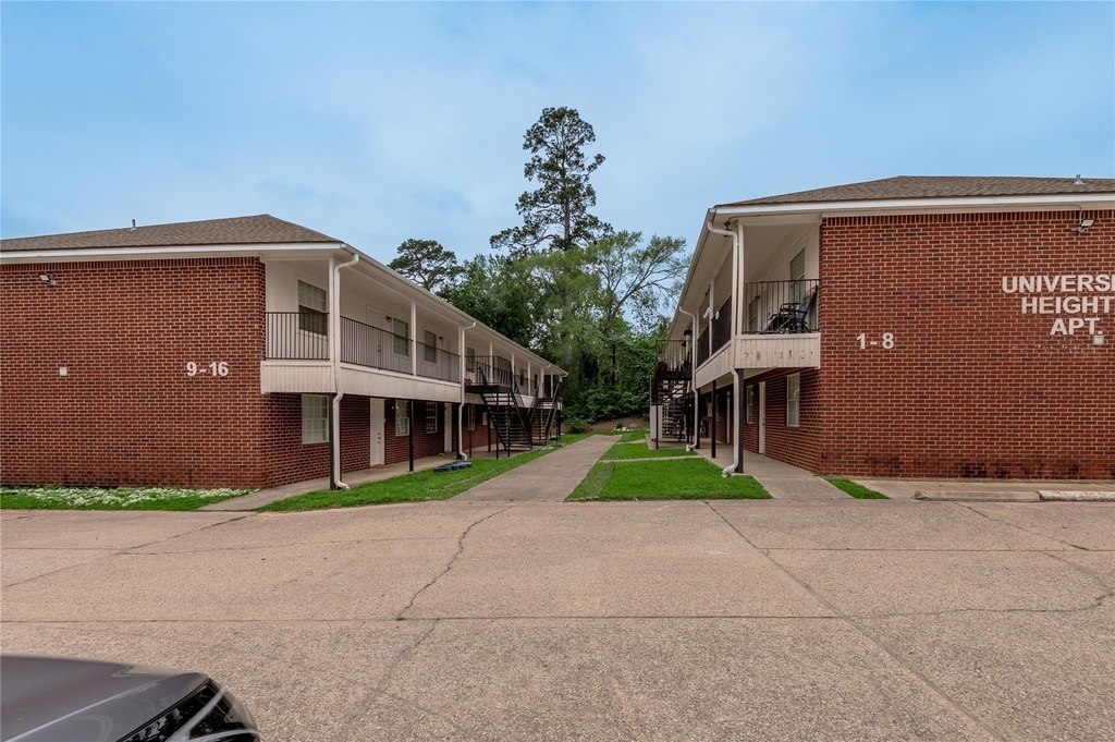 600 Palm Street - Photo 1
