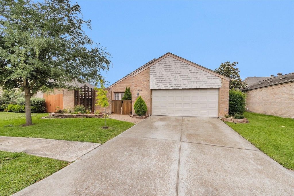 11634 Southlake Drive - Photo 0