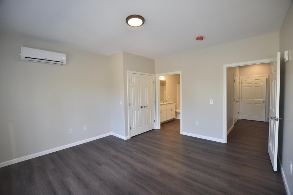 217 Rockingham - Photo 6