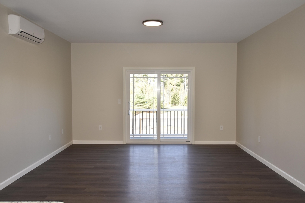 217 Rockingham - Photo 4