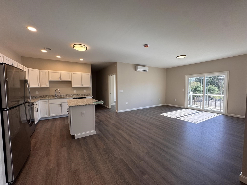 217 Rockingham - Photo 1