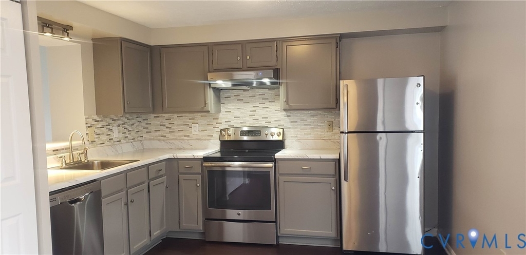 7740 Pomeroy Court - Photo 3