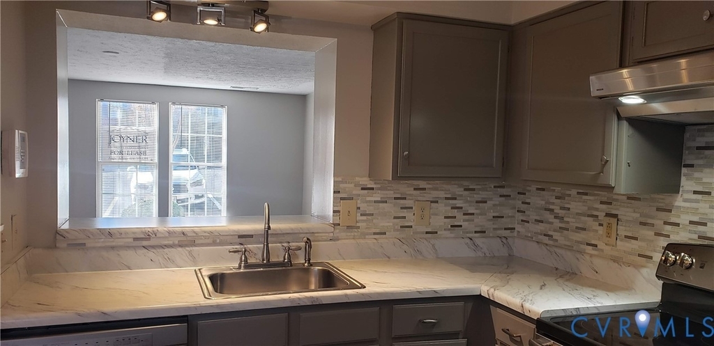 7740 Pomeroy Court - Photo 4