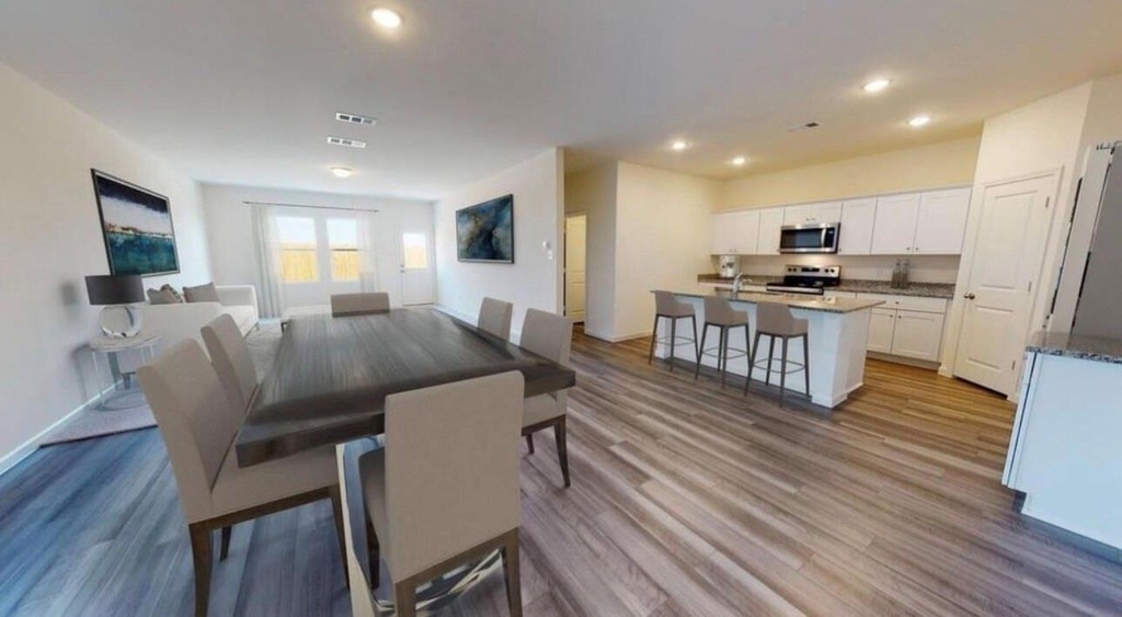 15043 Ronan Drive - Photo 0