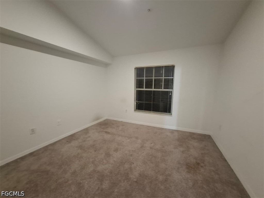 7915 Preserve Circle - Photo 6