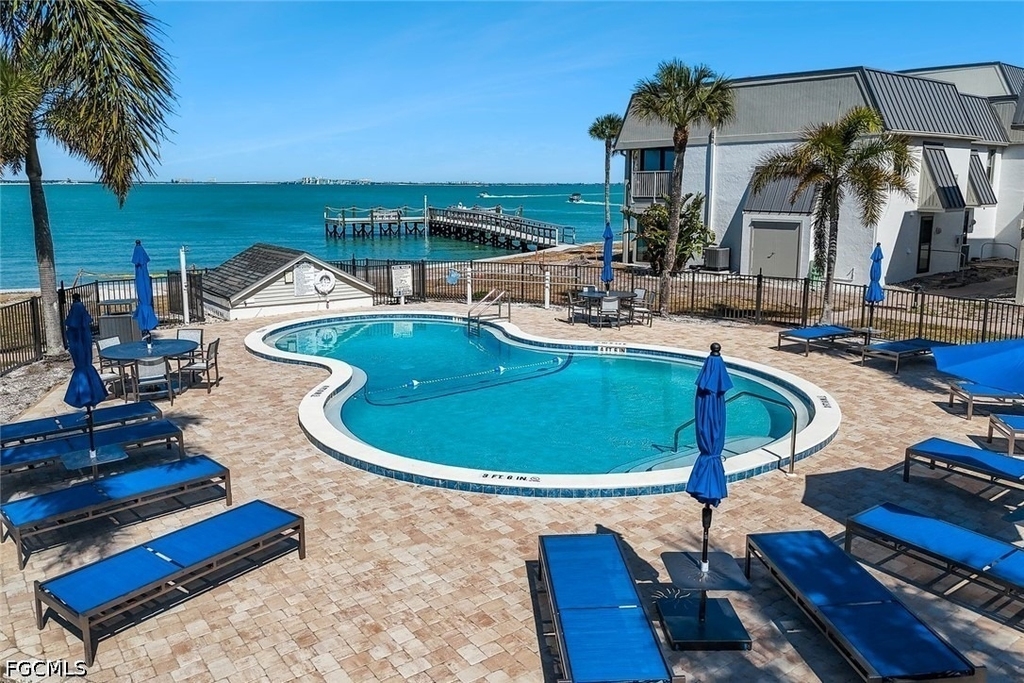760 Sextant Drive - Photo 4