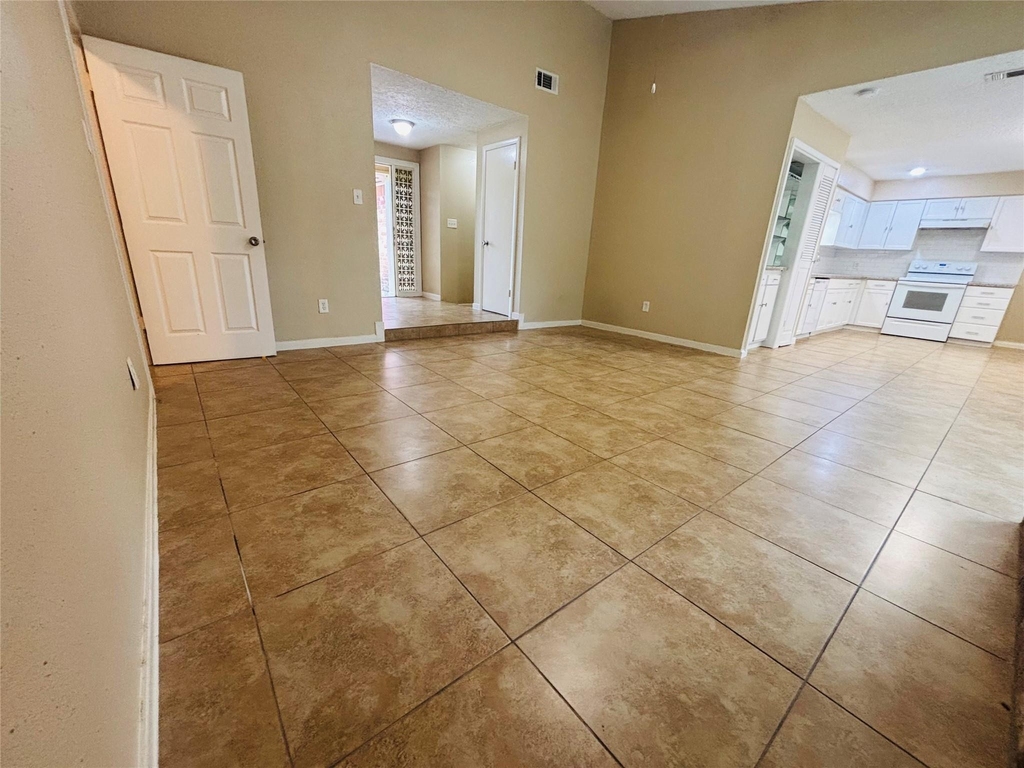 22219 Acorn Valley Drive - Photo 4