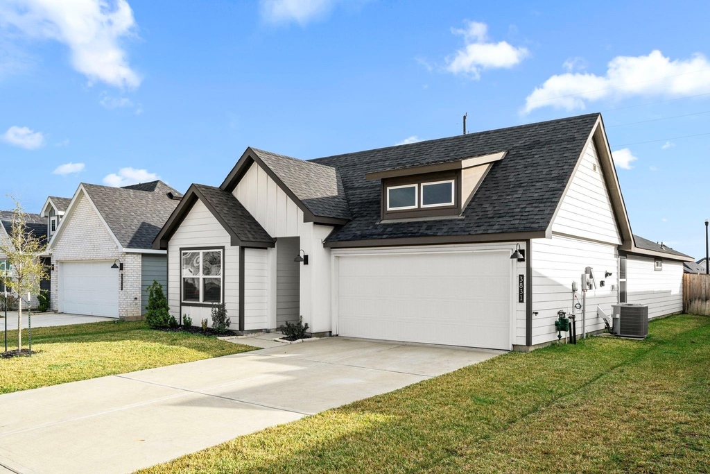 3831 Beltingham Bend Way - Photo 1