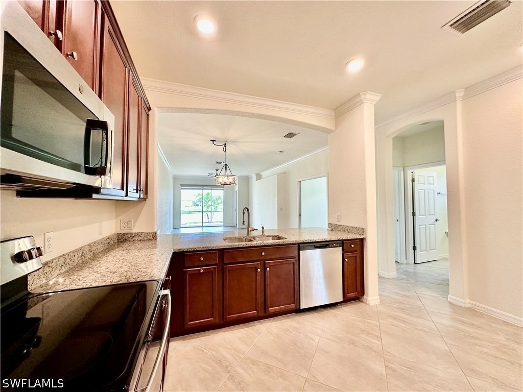 1823 Alameda Drive - Photo 4