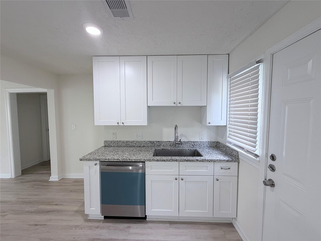 1112 3rd Street - Photo 9