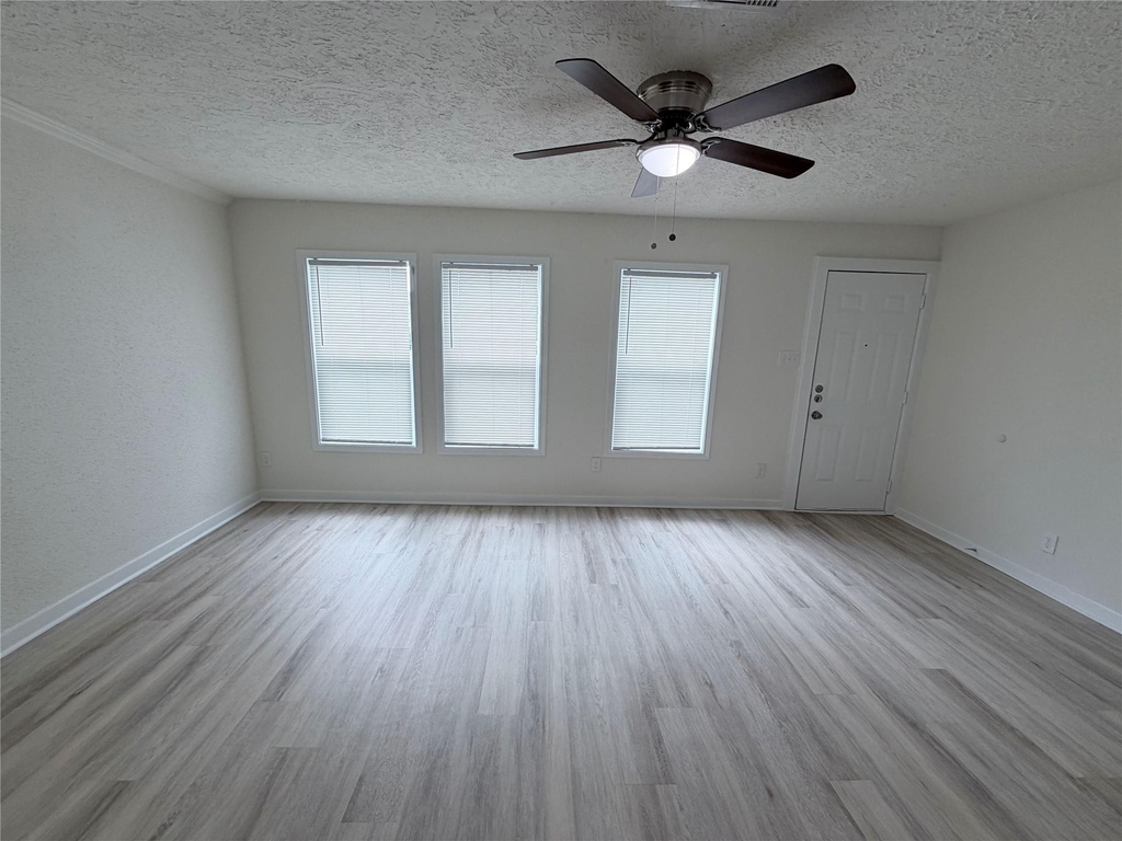 1112 3rd Street - Photo 6