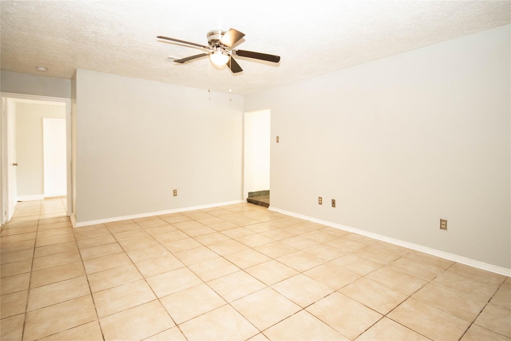 10902 Mosscrest Drive - Photo 9