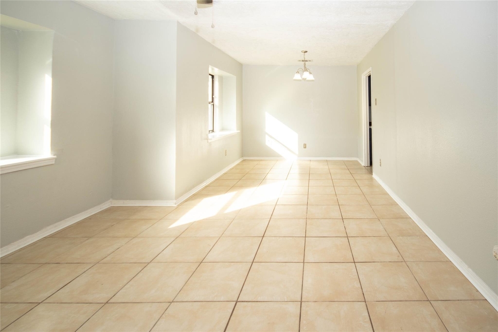 10902 Mosscrest Drive - Photo 4