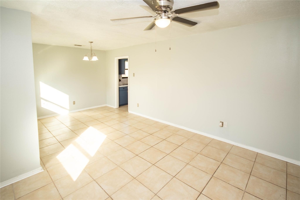 10902 Mosscrest Drive - Photo 5