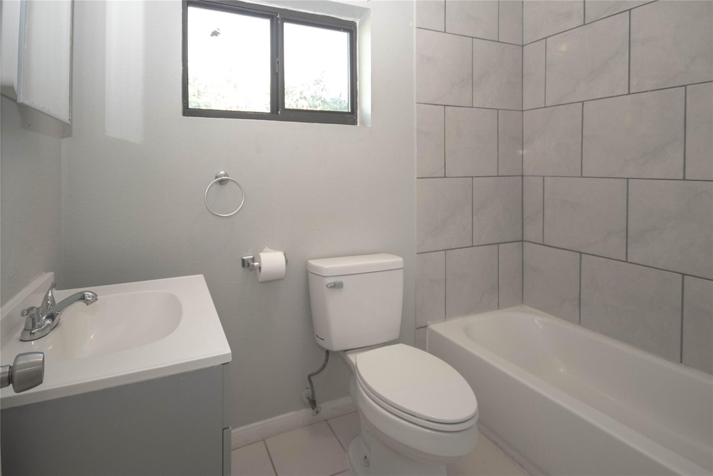 10902 Mosscrest Drive - Photo 14