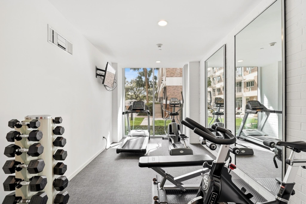 3600 Montrose Boulevard - Photo 14