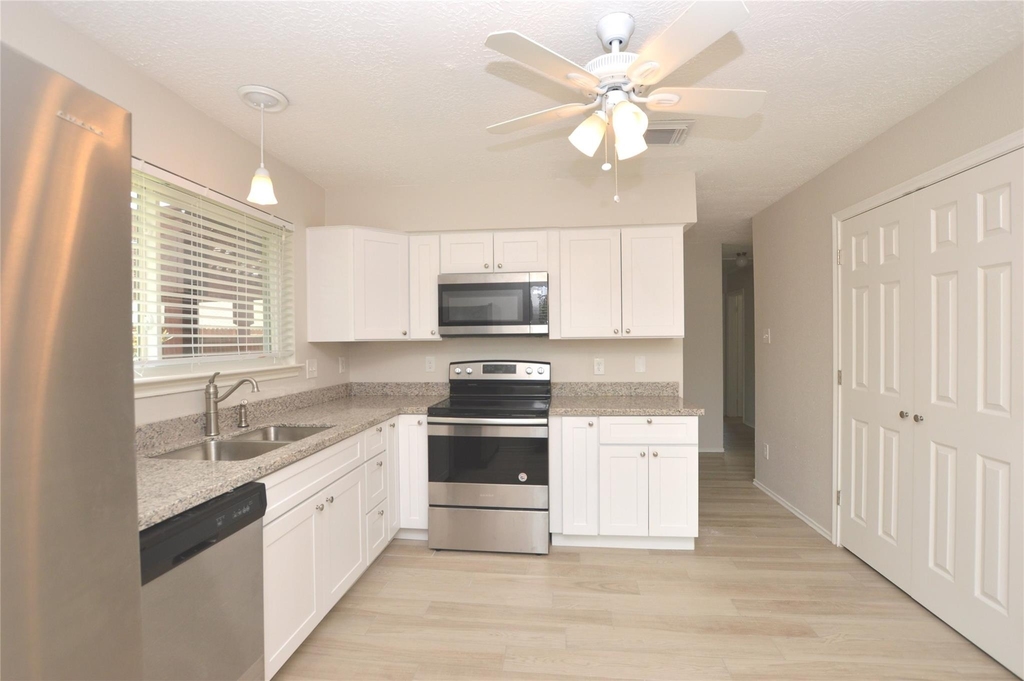 703 Flower Field Court - Photo 5