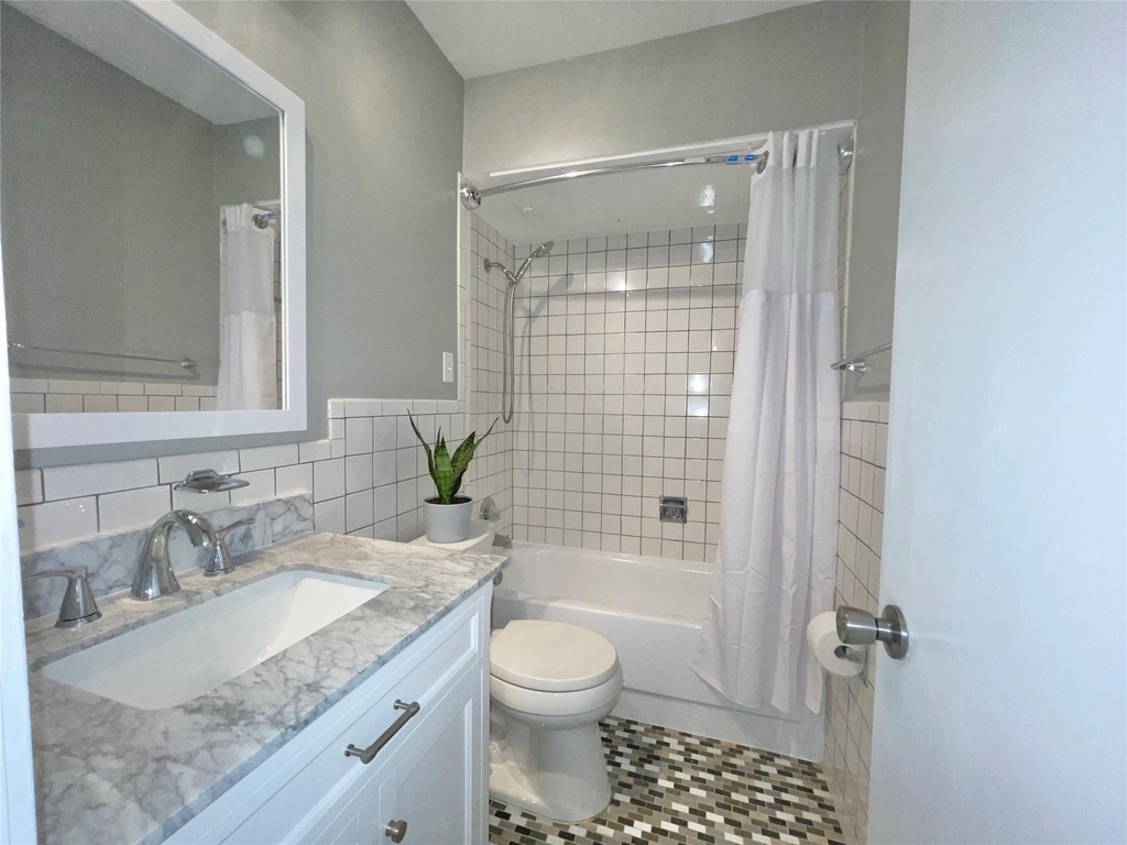 2601 Bellefontaine Street - Photo 9