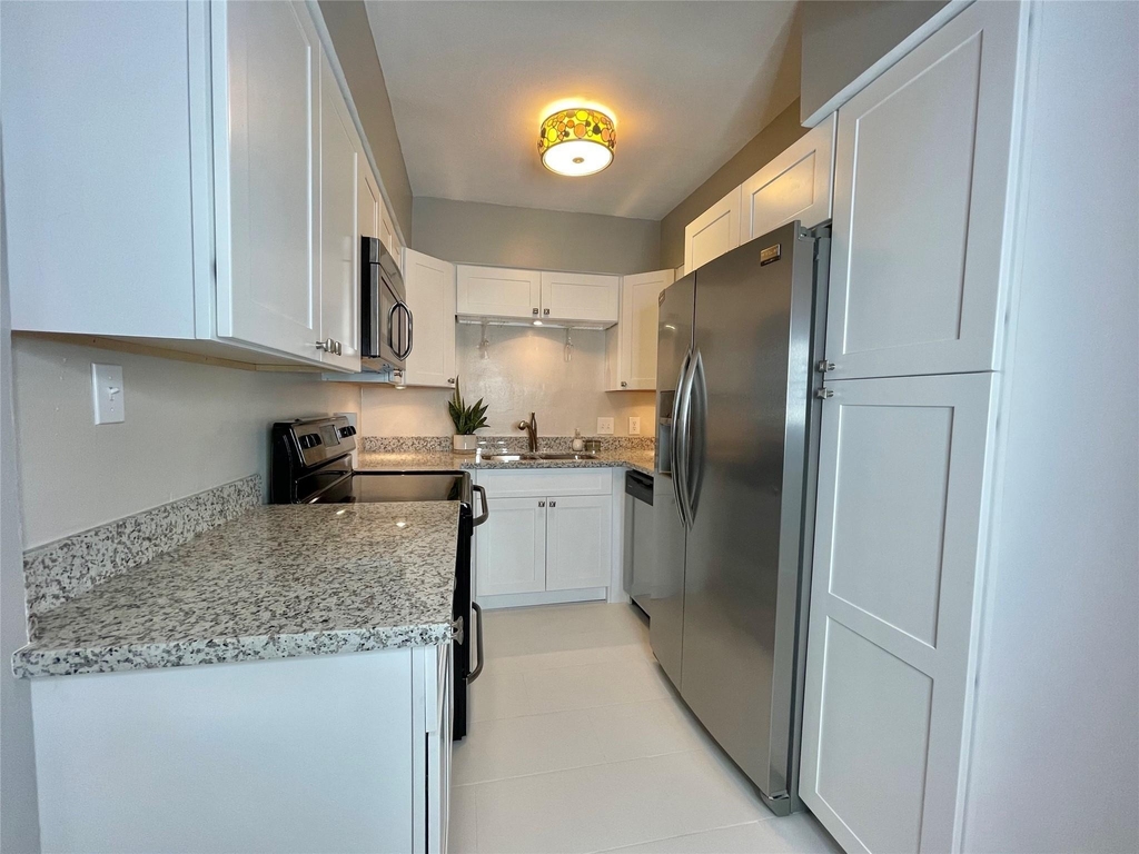 2601 Bellefontaine Street - Photo 2