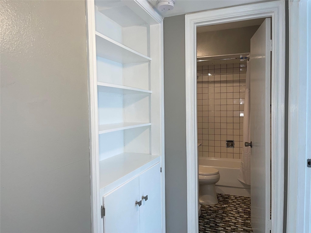 2601 Bellefontaine Street - Photo 8