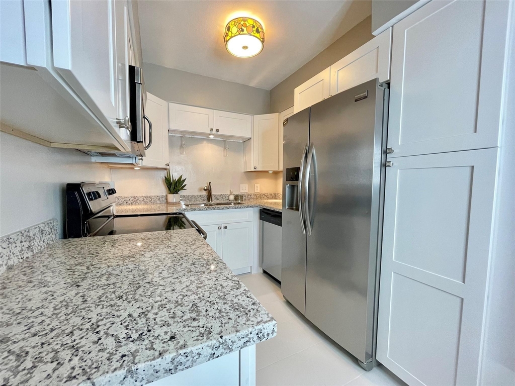 2601 Bellefontaine Street - Photo 0